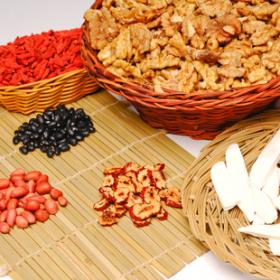 黑米黑豆芝麻黑木耳组合